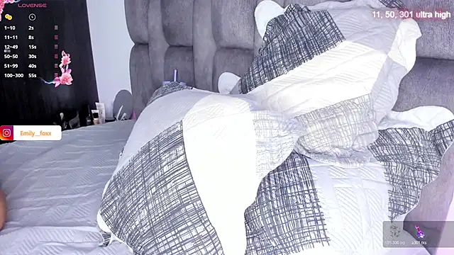 Snapshot of emily_fox1 chatting on 06/24/26, 11:31 emily fox1 online show from 06/24/26, 11:31