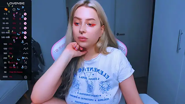 MonaLauu online show from 01/23/25, 04:59