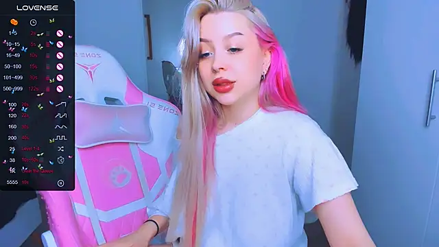 MonaLauu online show from 03/19/25, 12:12