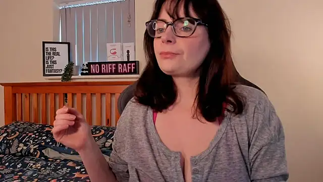 LucieWinters UK online show from 01/03/25, 12:41