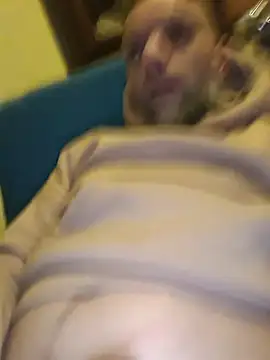 Snapshot of Ladyshaker82 chatting on 11/30/25, 06:06 Ladyshaker82 online show from 11/30/25, 06:06