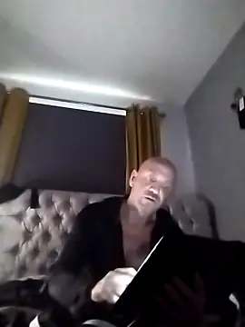 Verynaughtyx online show from 11/23/25, 10:37