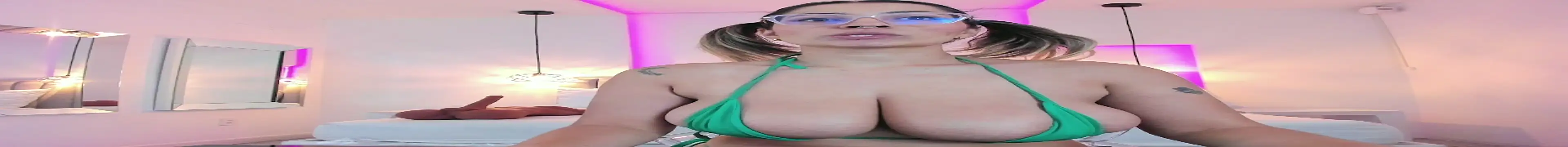 ValeryNova online show from 01/04/25, 02:04