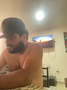 Snapshot of MichaelBear_ chatting on 12/18/25, 06:25 MichaelBear online show from 12/18/25, 06:25