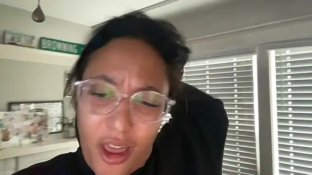 dreamyriri online show from 05/05/26, 02:25