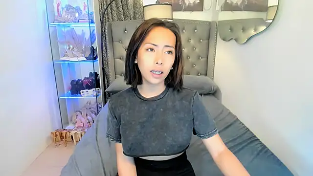 Snapshot of reighnempress chatting on 01/06/26, 04:49 reighnempress online show from 01/06/26, 04:49