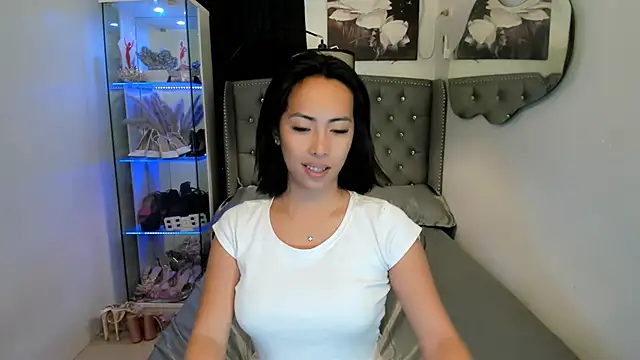 reighnempress online show from 03/17/26, 01:54