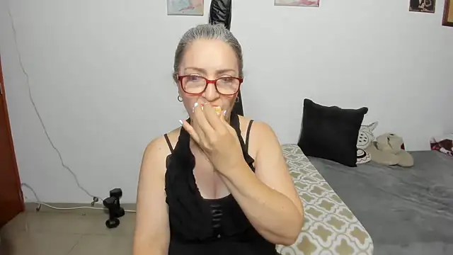 D-yanamilf online show from 10/16/25, 08:15