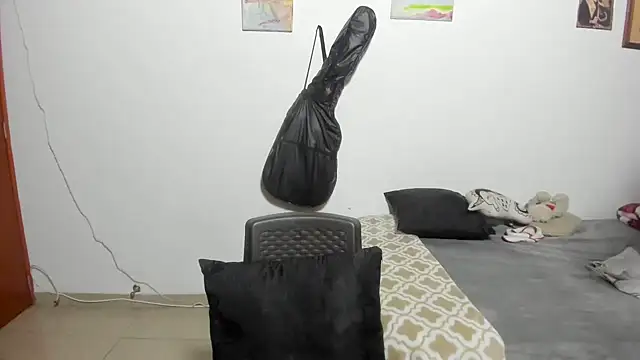 D-yanamilf online show from 11/04/25, 09:52