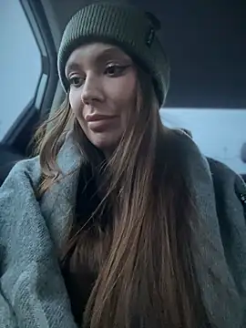 Snapshot of Emma_Catt chatting on 12/21/24, 02:15 Emma Catt online show from 12/21/24, 02:15