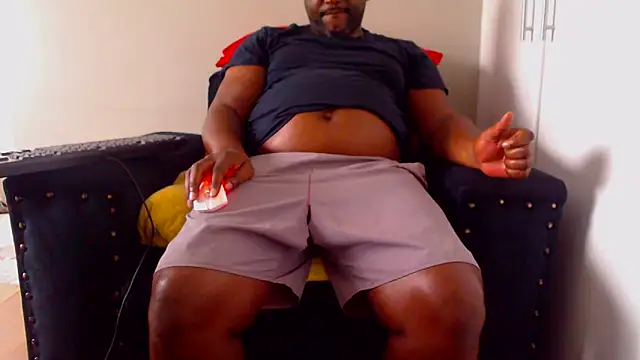 Snapshot of zuluboyxx chatting on 04/08/26, 08:14 zuluboyxx online show from 04/08/26, 08:14