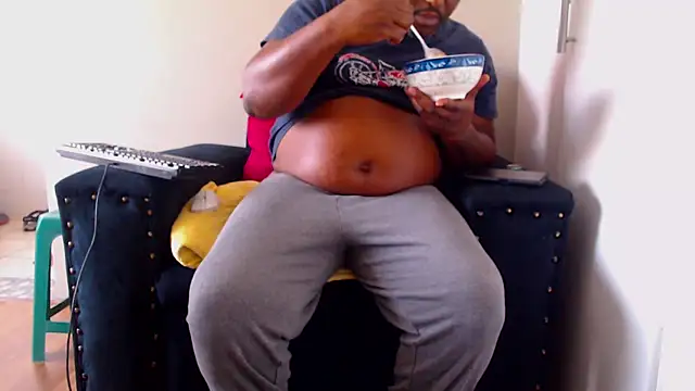 Snapshot of zuluboyxx chatting on 04/21/26, 06:52 zuluboyxx online show from 04/21/26, 06:52