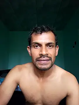 Snapshot of wasaa083 chatting on 11/14/25, 01:15 wasaa083 online show from 11/14/25, 01:15