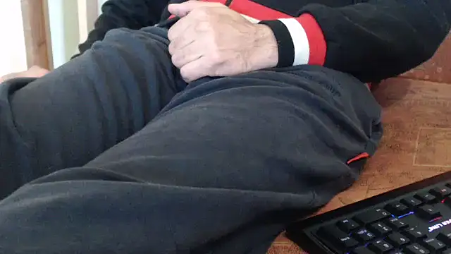 Snapshot of VASKOS178 chatting on 04/15/26, 07:15 VASKOS178 online show from 04/15/26, 07:15