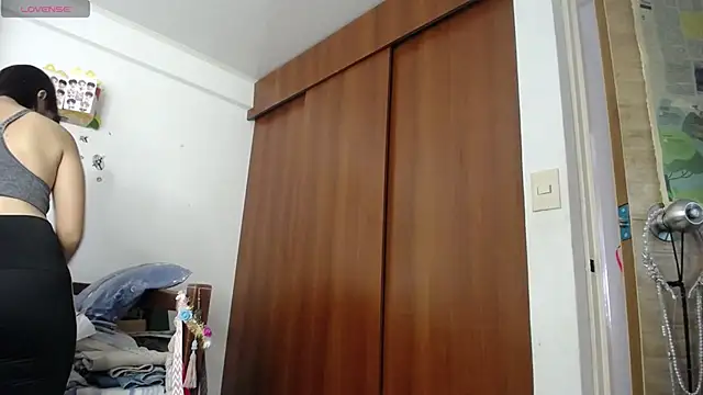 Moon lunita online show from 09/29/25, 03:28