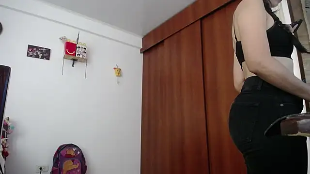 Snapshot of Moon_lunita chatting on 03/18/26, 08:12 Moon lunita online show from 03/18/26, 08:12