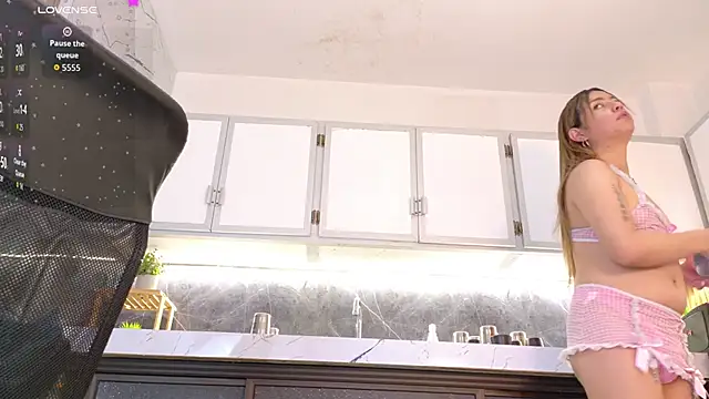 Snapshot of nicol_snow chatting on 03/17/26, 07:06 nicol snow online show from 03/17/26, 07:06