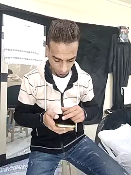 Snapshot of highguy chatting on 01/01/25, 06:15 highguy online show from 01/01/25, 06:15
