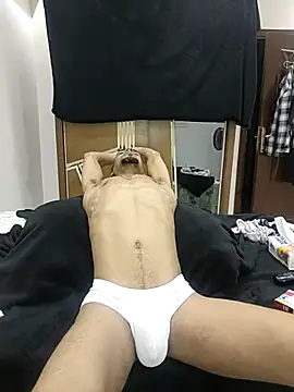 Snapshot of highguy chatting on 09/27/25, 01:54 highguy online show from 09/27/25, 01:54