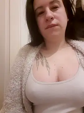 Snapshot of Tinka-Bella-Privat chatting on 04/16/26, 04:02 Tinka-Bella-Privat online show from 04/16/26, 04:02