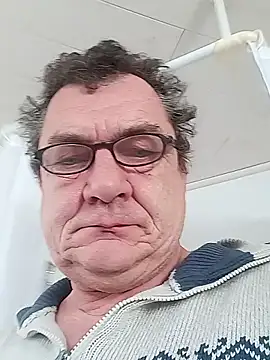 Nobbie444 online show from 12/16/25, 09:47