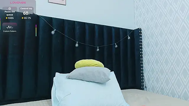 colombiamommy online show from 11/25/25, 12:27