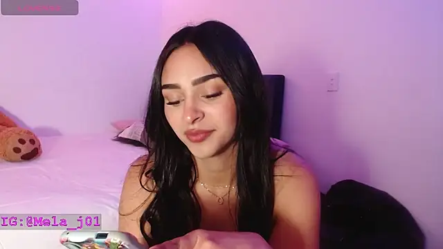 Snapshot of Melaniie01 chatting on 12/12/24, 10:52 Melaniie01 online show from 12/12/24, 10:52