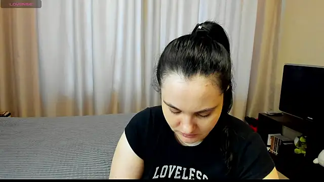 Snapshot of AlanaBrox chatting on 03/08/26, 12:09 AlanaBrox online show from 03/08/26, 12:09