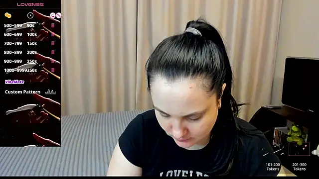 Snapshot of AlanaBrox chatting on 04/10/26, 06:23 AlanaBrox online show from 04/10/26, 06:23