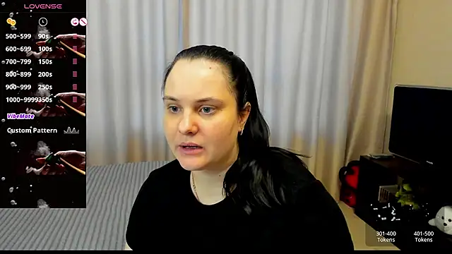 Snapshot of AlanaBrox chatting on 04/12/26, 03:17 AlanaBrox online show from 04/12/26, 03:17