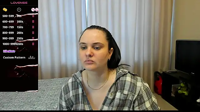 Snapshot of AlanaBrox chatting on 05/05/26, 01:41 AlanaBrox online show from 05/05/26, 01:41