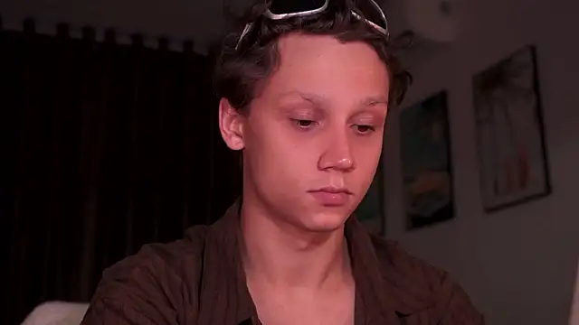 Snapshot of Nicky_neal chatting on 03/28/26, 10:42 Nicky neal online show from 03/28/26, 10:42