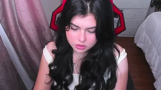 Alyaa s online show from 02/10/26, 07:29