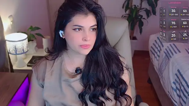 Alyaa s online show from 04/28/26, 01:04