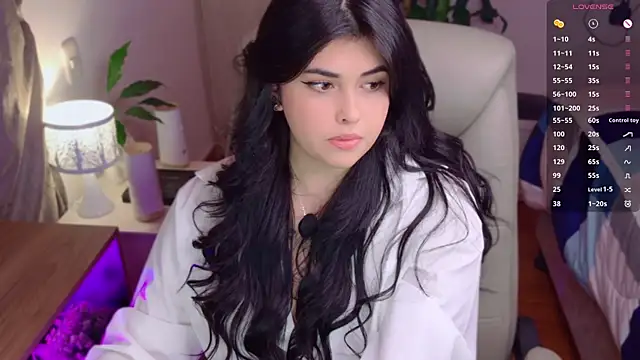 Alyaa s online show from 05/21/26, 02:40
