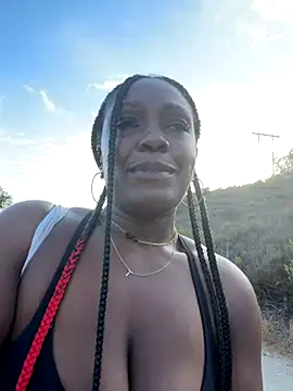 TilaTotti online show from 10/21/25, 11:38