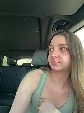 DoriDeluxe66 online show from 02/15/26, 09:52