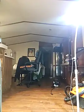 Snapshot of chosen923 chatting on 02/06/26, 01:21 chosen923 online show from 02/06/26, 01:21