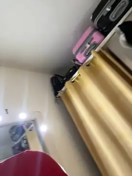 Snapshot of Sarita-candy chatting on 01/27/25, 05:15 Sarita-candy online show from 01/27/25, 05:15