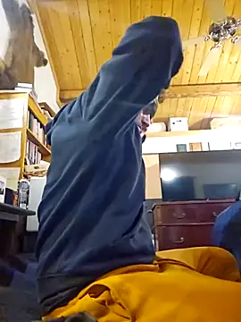 Snapshot of Sitka_86 chatting on 11/30/25, 01:59 Sitka 86 online show from 11/30/25, 01:59