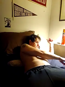 Snapshot of Sitka_86 chatting on 02/16/26, 10:44 Sitka 86 online show from 02/16/26, 10:44