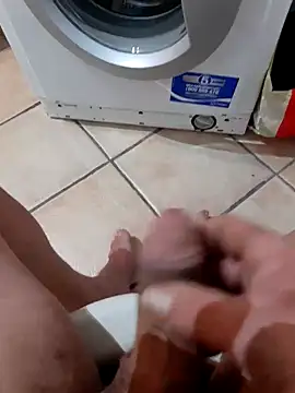 Snapshot of 74bob chatting on 02/13/25, 04:32 74bob online show from 02/13/25, 04:32