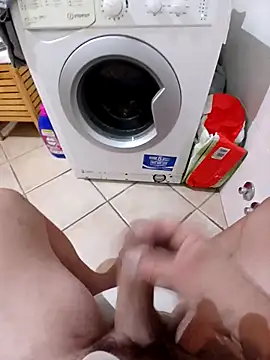 Snapshot of 74bob chatting on 10/19/25, 04:24 74bob online show from 10/19/25, 04:24