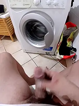 Snapshot of 74bob chatting on 10/29/25, 04:37 74bob online show from 10/29/25, 04:37