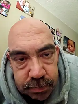 Snapshot of Smalldick805 chatting on 09/18/25, 04:20 Smalldick805 online show from 09/18/25, 04:20