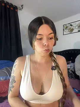 Snapshot of carolina16love chatting on 04/22/26, 06:42 carolina16love online show from 04/22/26, 06:42