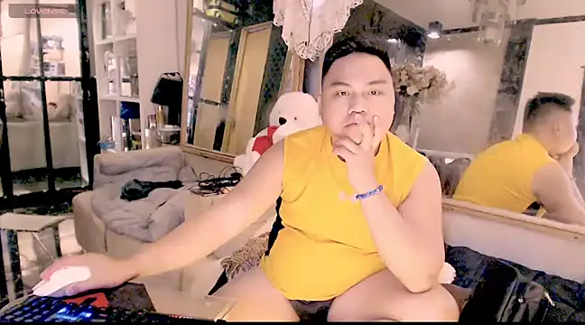 Snapshot of Hardking_69 chatting on 02/10/25, 01:03 Hardking 69 online show from 02/10/25, 01:03