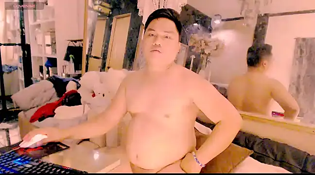 Snapshot of Hardking_69 chatting on 03/05/25, 12:44 Hardking 69 online show from 03/05/25, 12:44