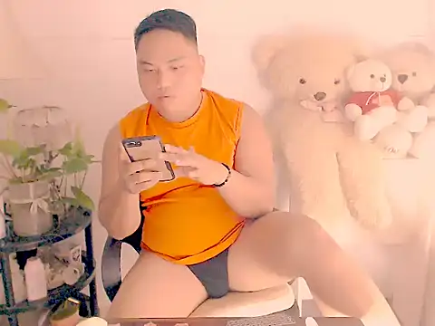 Snapshot of Hardking_69 chatting on 10/18/25, 09:32 Hardking 69 online show from 10/18/25, 09:32