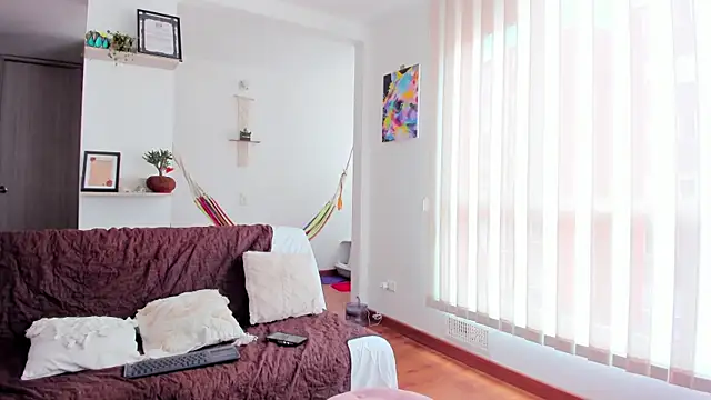 karlye 5 online show from 02/21/25, 04:48